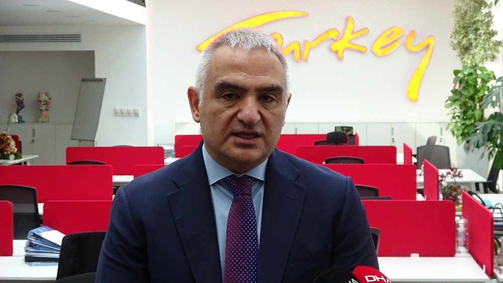 Bakan Ersoy: “Kültür sanat faaliyetleri Nisan ayı sonuna kadar ertelendi” 