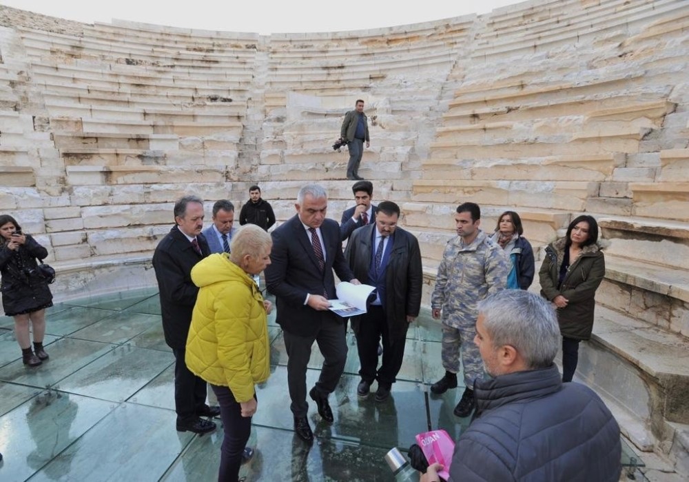 Bakan Ersoy, Patara’da incelemelerde bulundu 