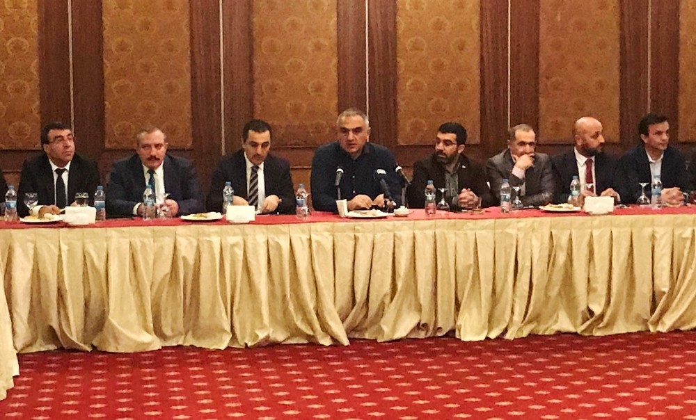 Bakan Ersoy, turizm sektörünün temsilcileriyle bir araya geldi 