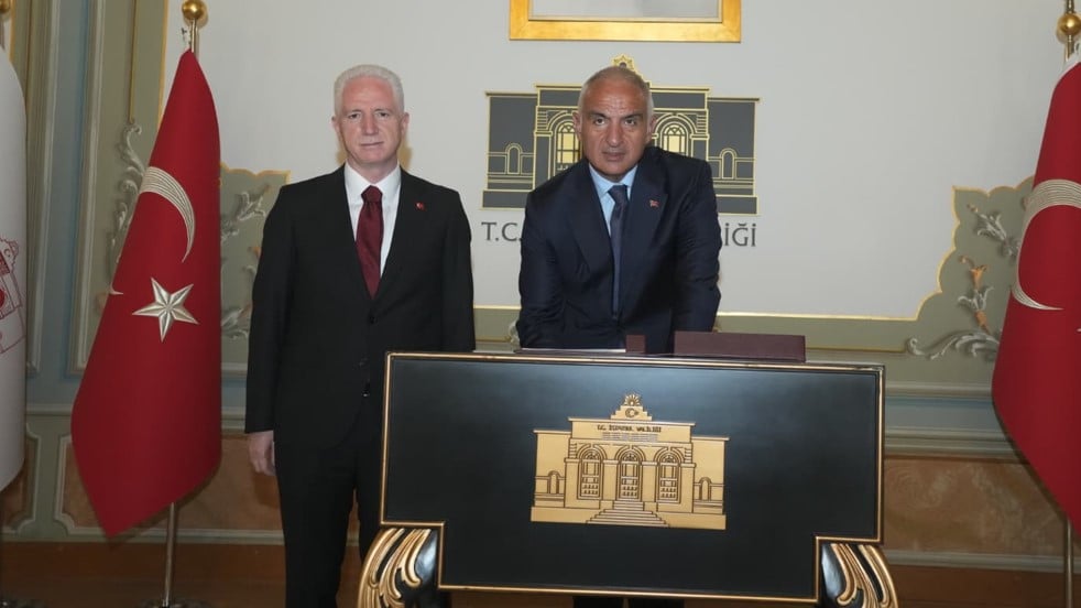 Bakan Ersoy, Vali Gül'ü ziyaret etti! "İstanbul'da kurumlar arası güçlü iş birliğine önem veriyoruz"