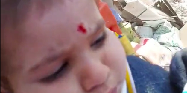 Bakan Fahrettin Koca müjdeyi duyurdu: 150 saat sonra enkazdan kurtarıldı