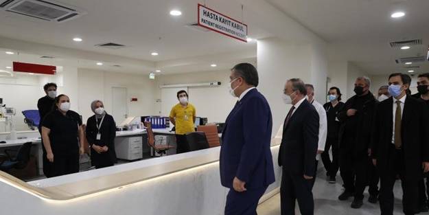 Bakan Fahrettin Koca'dan sürpriz ziyaret