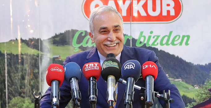 Bakan Fakıbaba yaş çay taban fiyatının nasıl belirlendiğini açıkladı