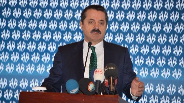 Bakan Faruk Çelik 'Yemeyin, içmeyin' diyenlere sert tepki