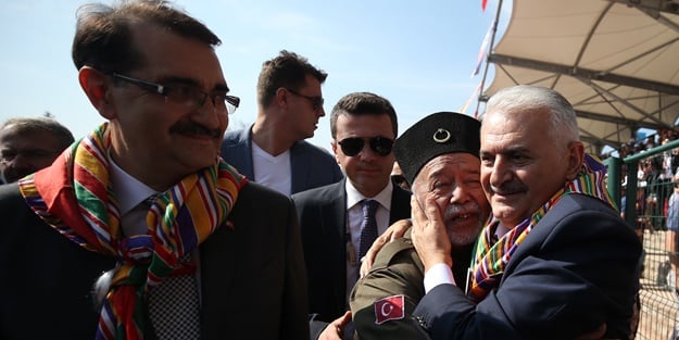 Bakan Fatih Dönmez: Bugün farklı oyuncularla yeniden sahnedeler