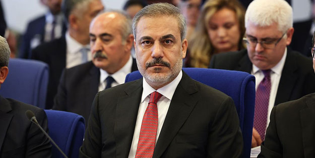 Bakan Fidan'dan Paris'te İsrail çağrısı