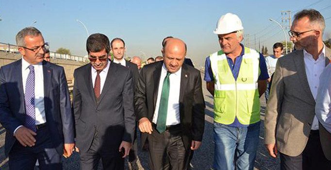 Bakan Fikri Işık'tan müteahhit firmaya sert tepki: Sizi bir yere yazdık
