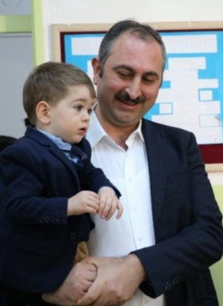 Bakan Gül’den ailelere telefon uyarısı 