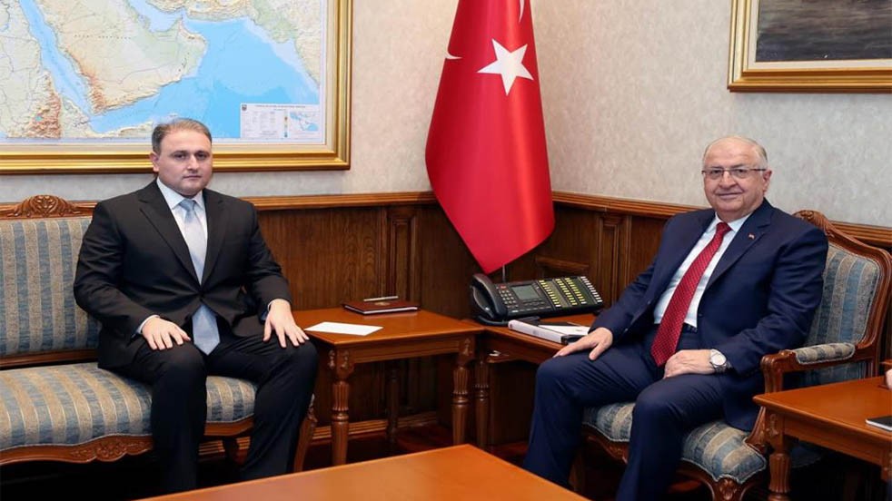 Bakan Güler Azerbaycanlı mevkidaşıyla bir araya geldi