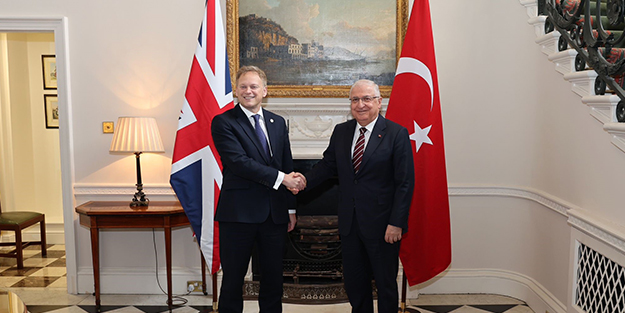 Bakan Güler İngiliz mevkidaşıyla görüştü