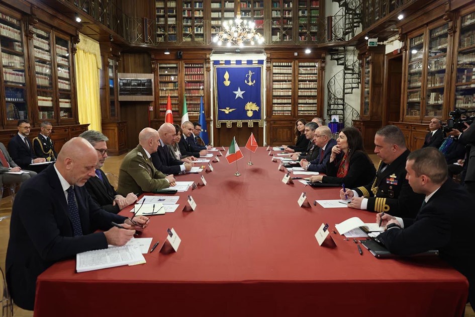 Bakan Güler, İtalyan Crosetto ile bir araya geldi