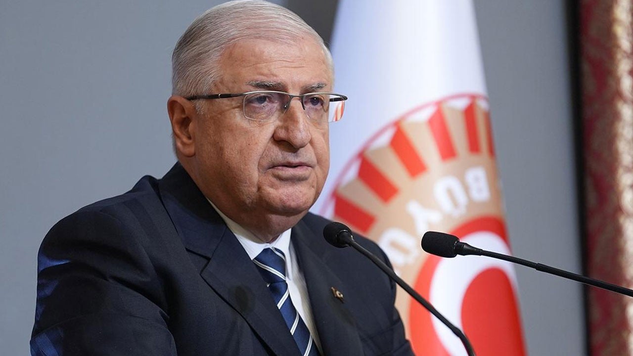 Mehmetçikle bayramlaşan Bakan Güler'den Yunanistan'a uyarı: Ege’de oldu-bittiye asla müsaade etmeyiz!