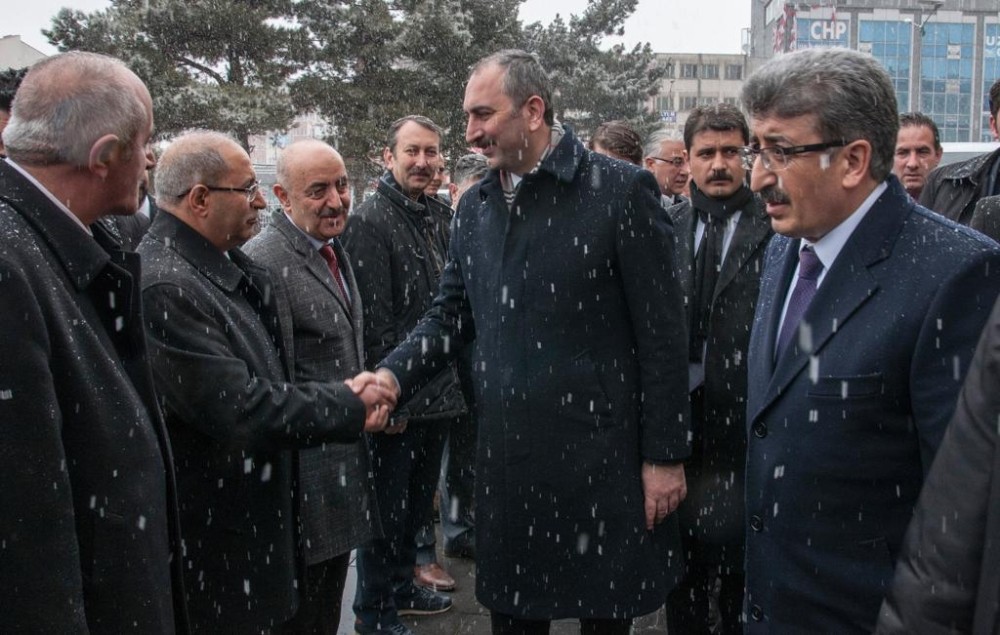 Bakan Gül’ün Van temasları 