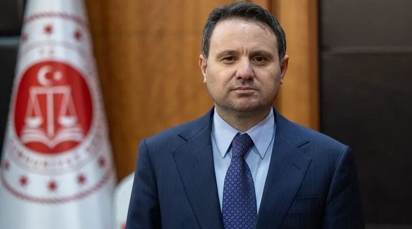 Bakan Gürlek duyurdu: 14 ilde eş zamanlı operasyon! 36 şüpheli kıskıvrak yakalandı