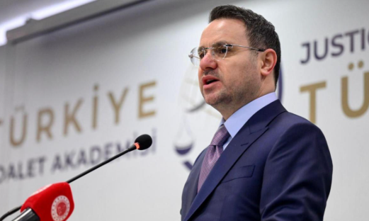 Bakan Gürlek duyurdu: Suç örgütlerine karşı mücadele kararlılıkla sürecek