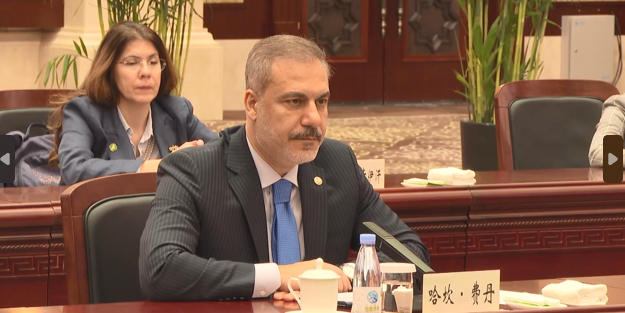 Bakan Hakan Fidan Uygur Özerk Bölgesi’nde…