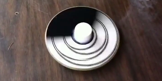 Bakan herkes farklı renk görüyor - VIDEO