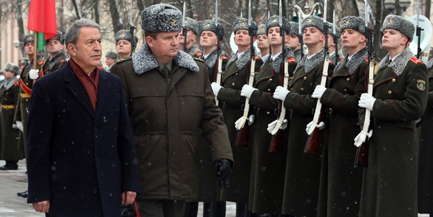 Milli Savunma Bakanı Hulusi Akar, Belarus'ta