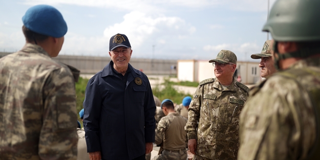 Bakan Hulusi Akar ülkesine dönen Suriyelilerin sayısını açıkladı