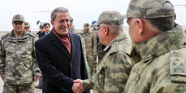 Bakan Akar ve komutanlar sınır hattında!