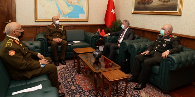 Bakan Hulusi Akar'dan kritik görüşme