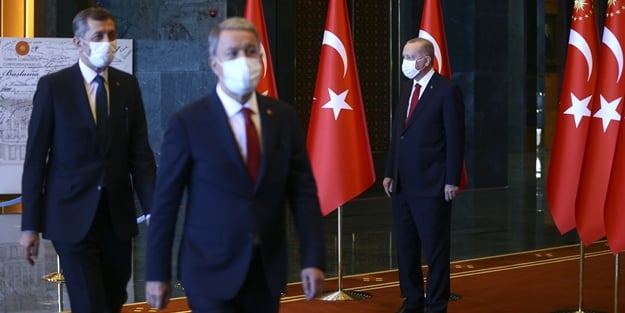 Bakan Hulusi Akar'dan net mesaj: TSK buna muktedirdir