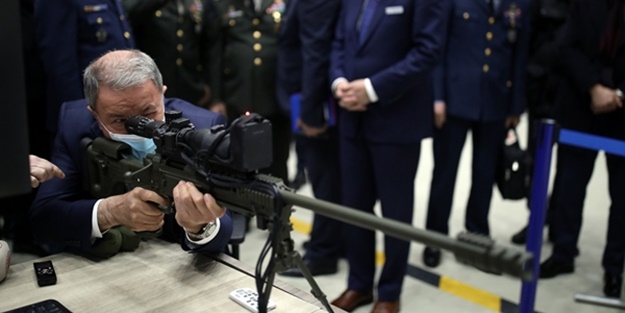 Bakan Hulusi Akar'dan tam isabet
