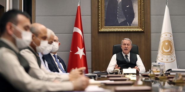 Bakan Hulusi Akar’dan Ukrayna'da bekleyen Türk uçaklarıyla ilgili açıklama
