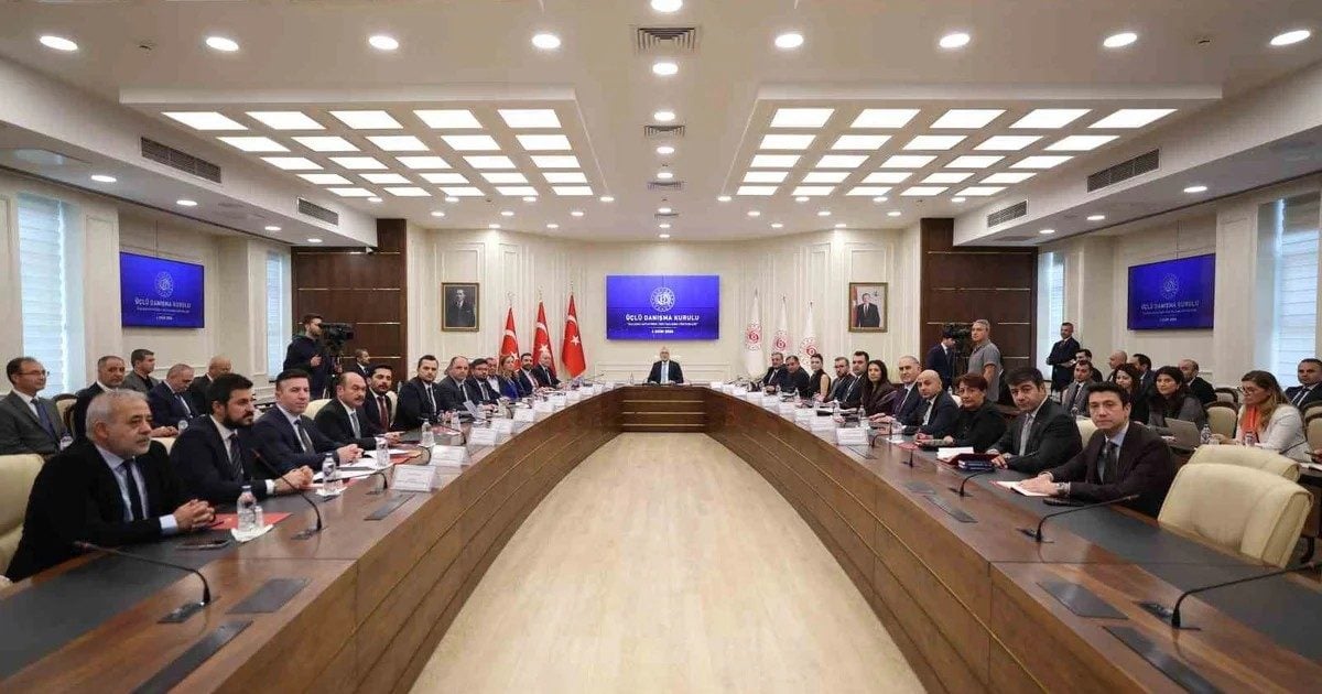 Bakan Işıkhan: "İşsizlik oranımız yaklaşık 40 aydır tek haneli seviyelerde seyrediyor"
