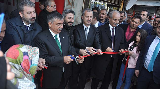Bakan İsmet Yılmaz Gölbaşında vatandaşlarla bir araya geldi