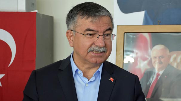 Bakan İsmet Yılmaz: Sayın İnce hiçbir zaman o apoletleri sökemeyecek