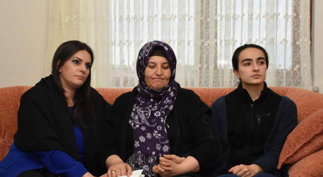 Bakan Jülide Sarıeroğlu, gaziyi ve şehit ailesini ziyaret etti