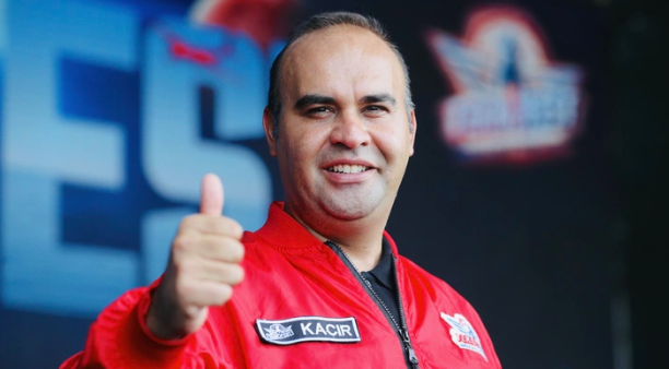 Bakan Kacır'dan Alper Gezeravcı'ya: "Ayağına asteroid değmesin"