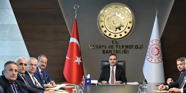 Bakan Kacır: Sektörlerimizin rekabet gücünü yükseltecek adımları hep birlikte atacağız