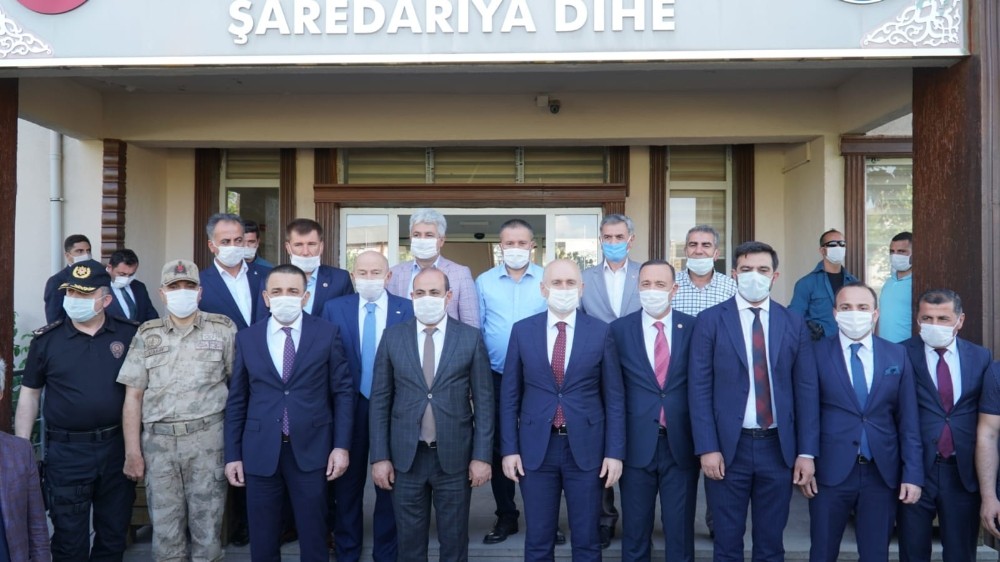 Bakan Karaismailoğlu Eruh’ta yol yapım çalışmalarını inceledi 