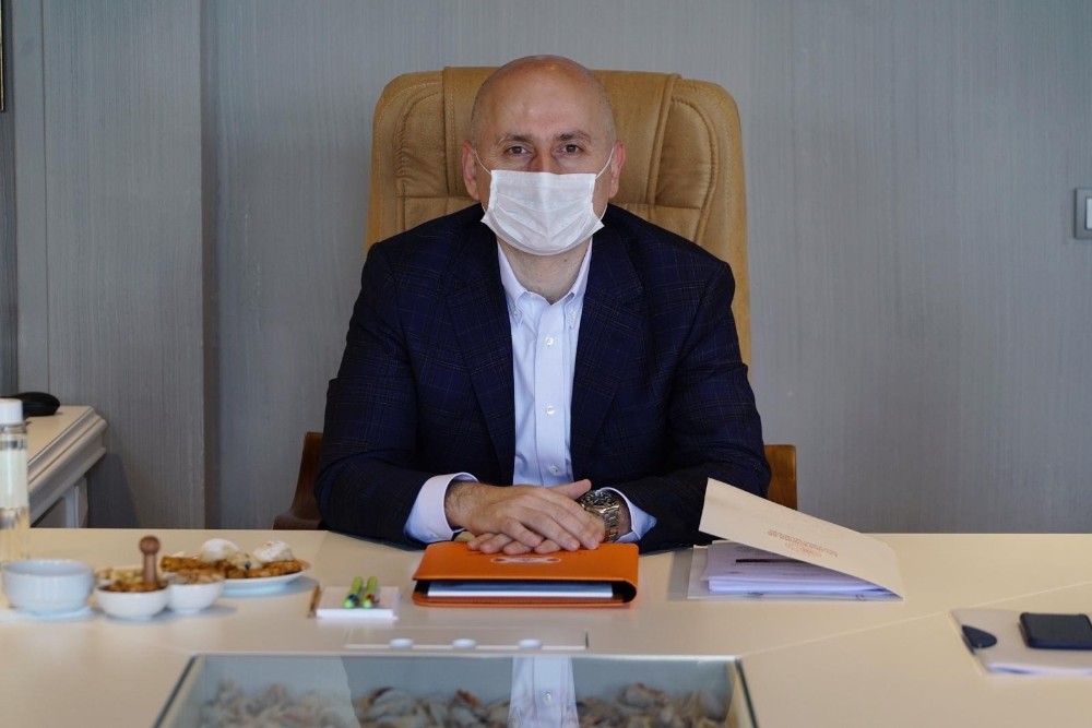 Bakan Karaismailoğlu, GSM operatörlerinin temsilcileri ile bir araya geldi 