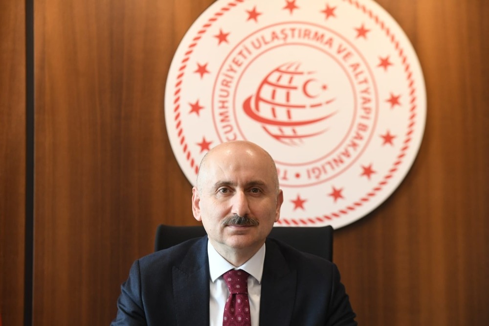 Bakan Karaismailoğlu: “İnsan sağlığı ön planda tutularak gemilerde yolcu taşımacılığını başlatıyoruz” 