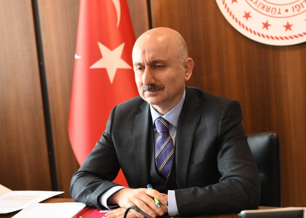 Bakan Karaismailoğlu, Kazakistan Altyapı Bakanı Atamkulov ile görüştü 