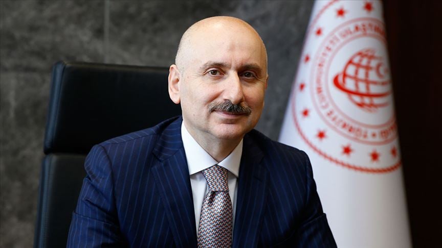Bakan Karaismailoğlu: Yurt dışı uçuşlar risksiz ülkelere olacak