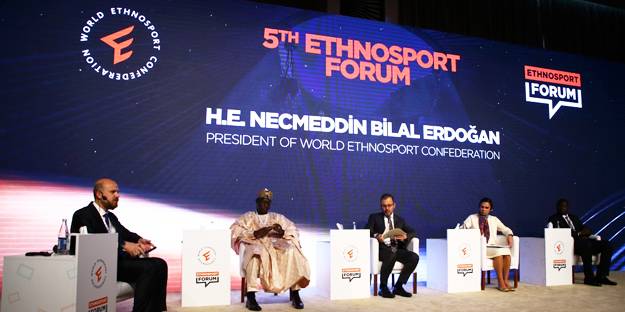 Bakan Kasapoğlu, Bakü'de düzenlenen Etnospor Forumu'na katıldı