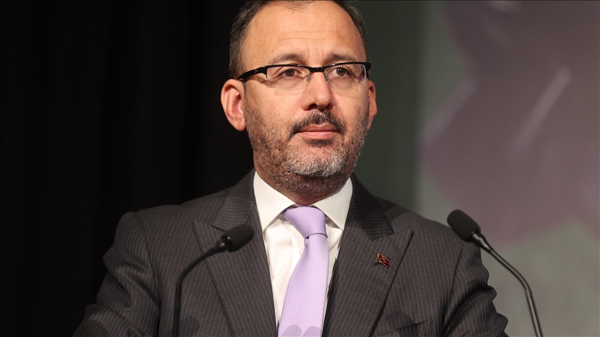 Bakan Kasapoğlu: Bütün imkanlarımızı 'fikri hür, vicdanı hür nesiller' yetiştirme yolunda seferber ediyoruz