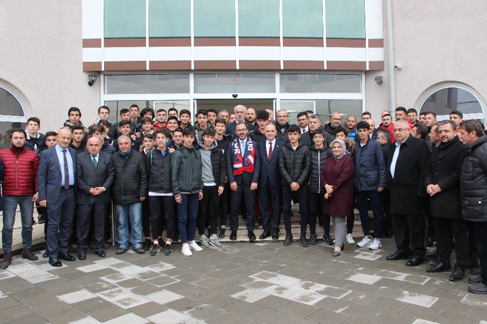 Bakan Kasapoğlu, “Önemli yıldızlar çıkaracağız” 