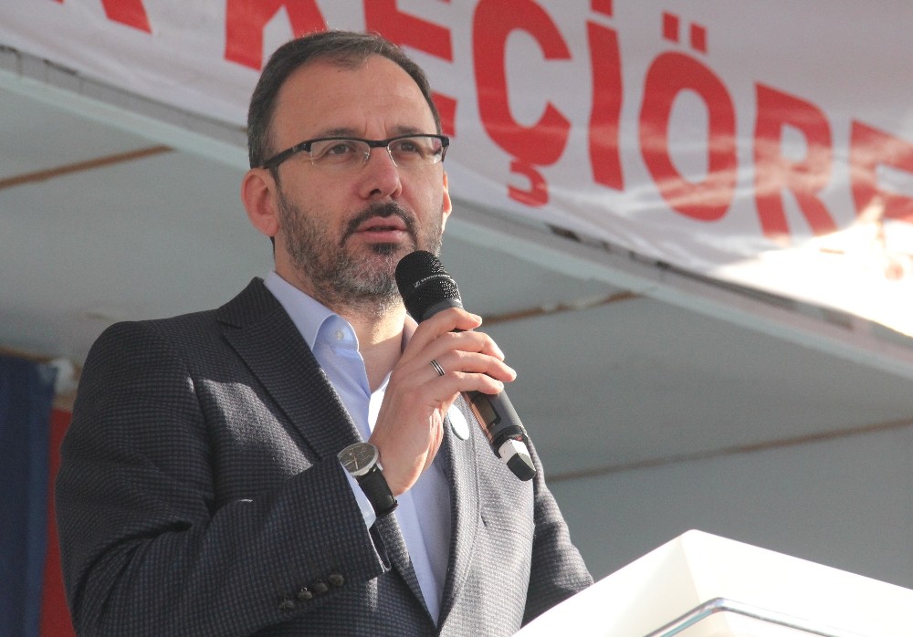 Bakan Kasapoğlu: “Teknoloji, internet ve sosyal medyanın hayatımıza sağladığı kolaylıklar var. Ama bunların esiri olmayacağız” 