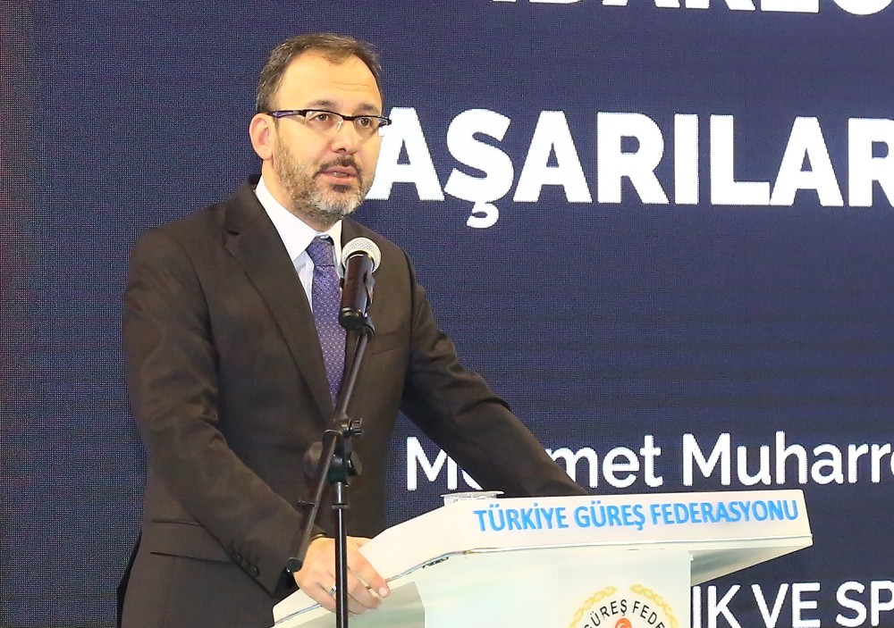 Bakan Kasapoğlu, Türkiye Büyükler Serbest Güreş Şampiyonası açılış törenine katıldı 