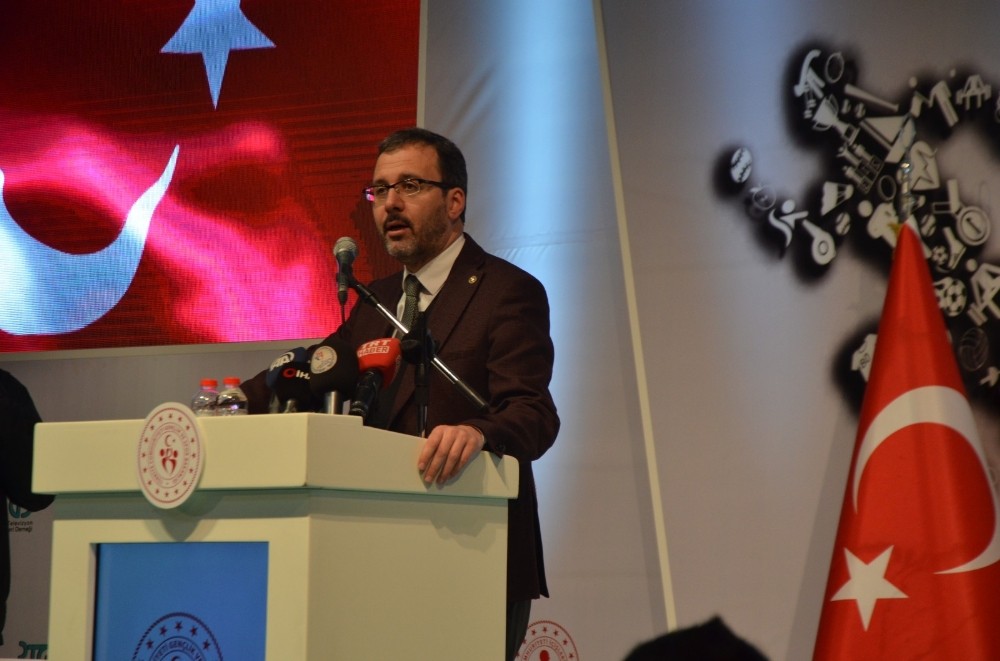 Bakan Kasapoğlu’ndan 7/24 spor tesisleri müjdesi 