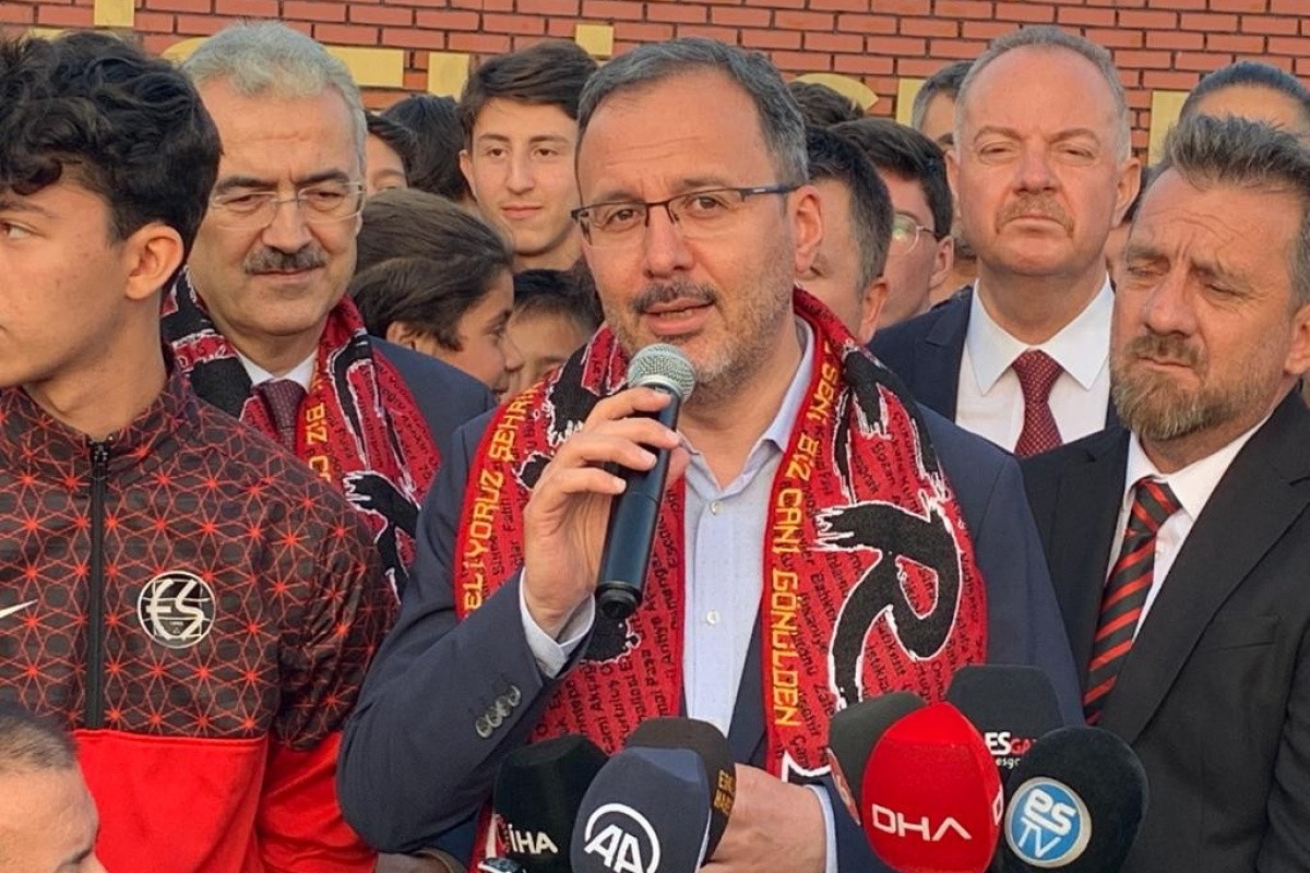 Bakan Kasapoğlu'ndan Eskişehirspor için ‘Modernize edilmiş tesis' müjdesi