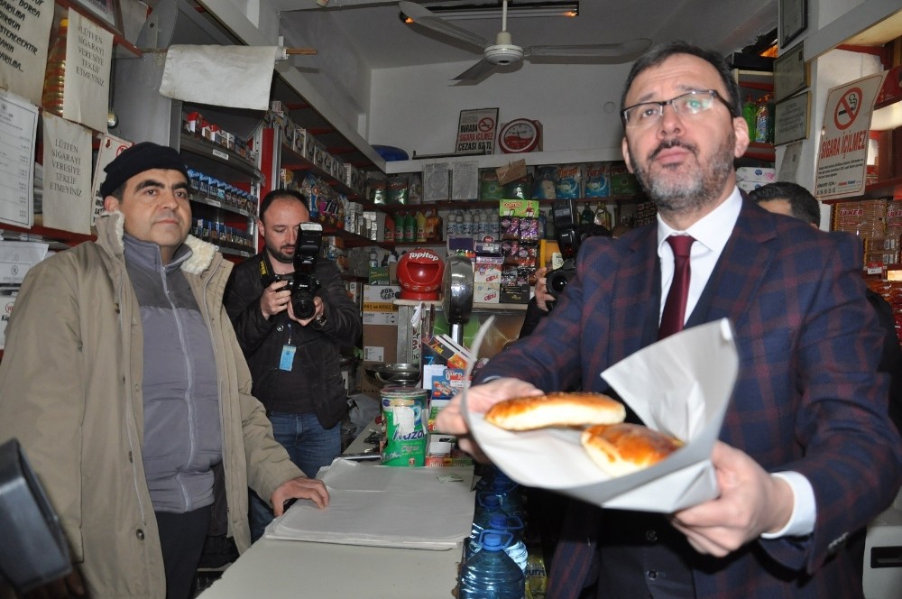 Bakan Kasapoğlu’ndan esnaf ziyareti 