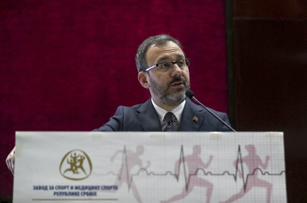 Bakan Kasapoğlu’ndan milli haltercilere tebrik mesajı 