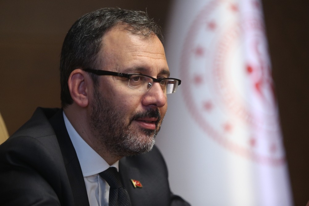 Bakan Kasapoğlu’ndan milli judoculara tebrik 