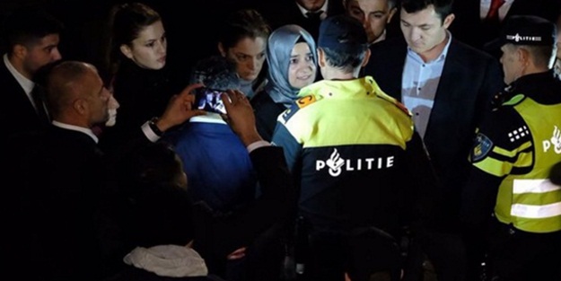 Bakan Kaya Almanya'ya girdi